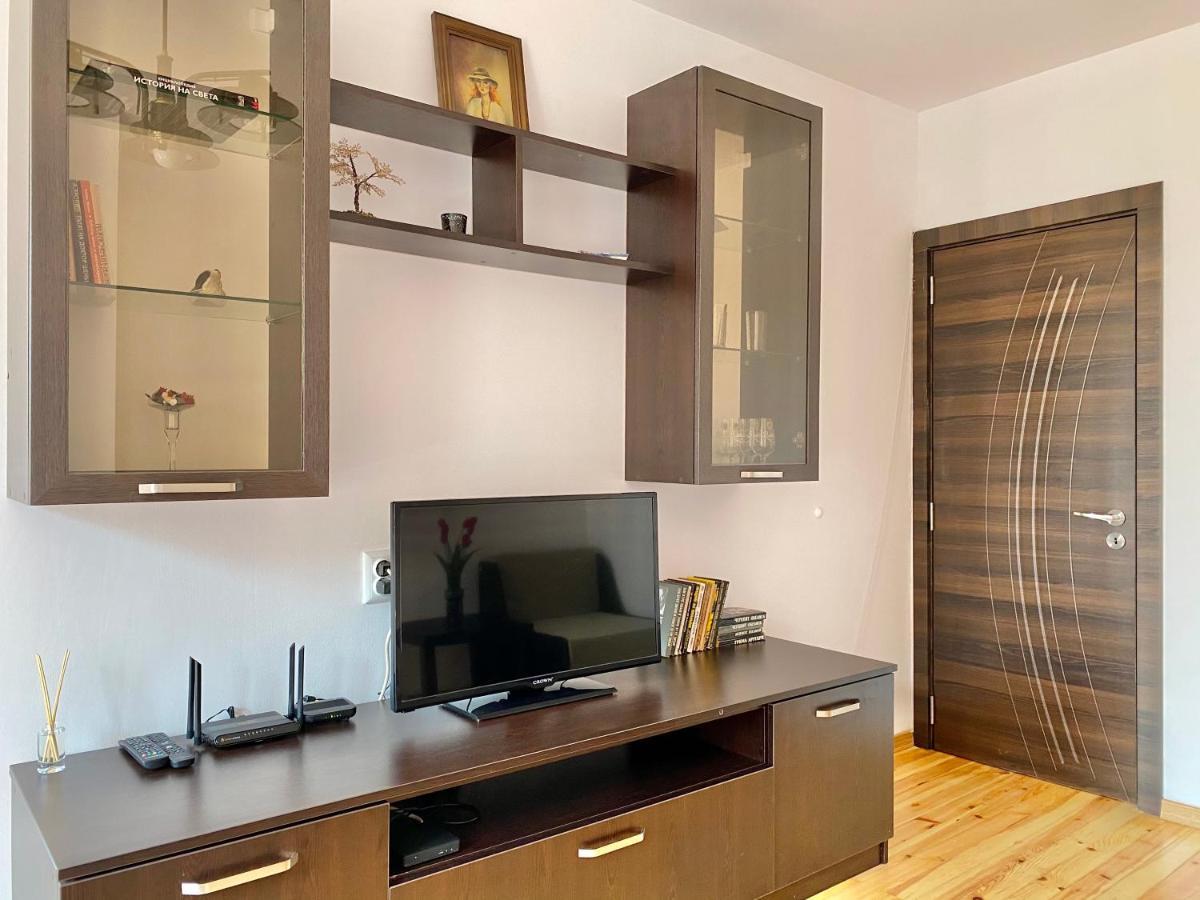 Bright Central Studio For 4 In Burgas Extérieur photo