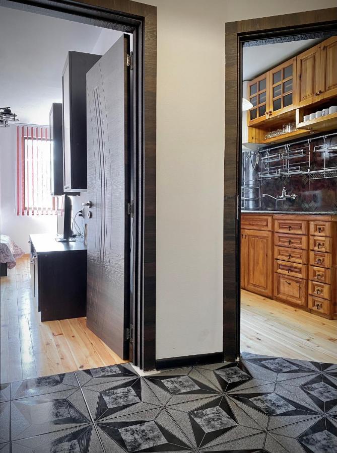 Bright Central Studio For 4 In Burgas Extérieur photo