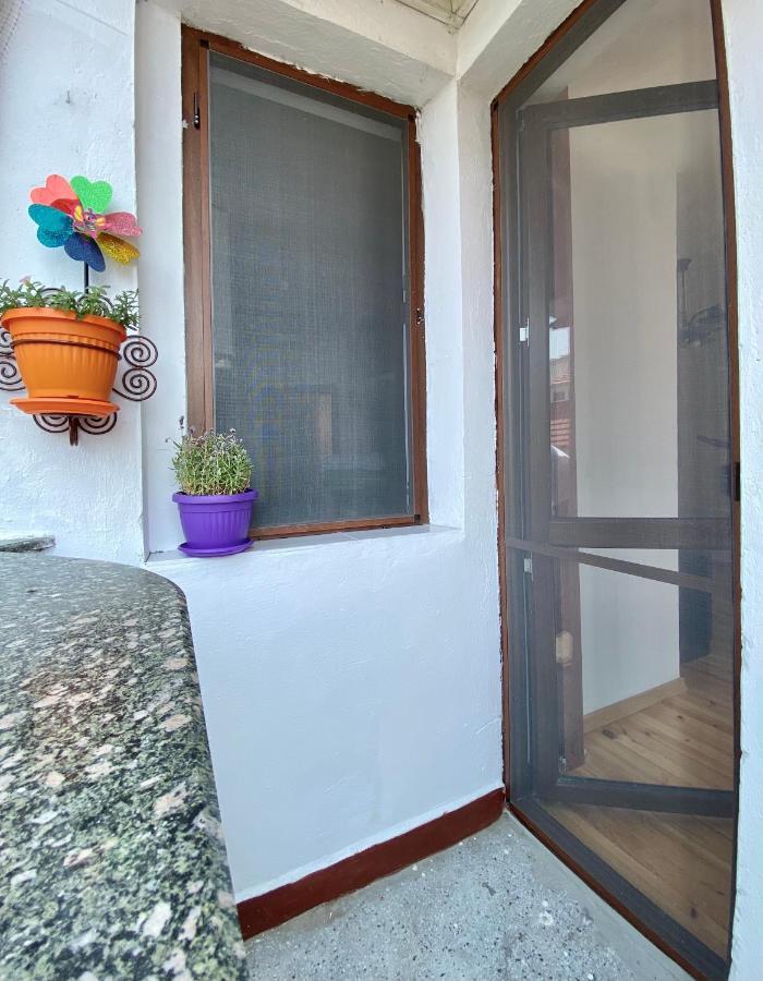 Bright Central Studio For 4 In Burgas Extérieur photo